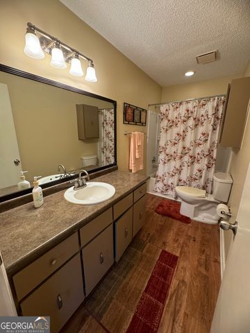 190 Freeman Drive, Ellabell, GA 31308