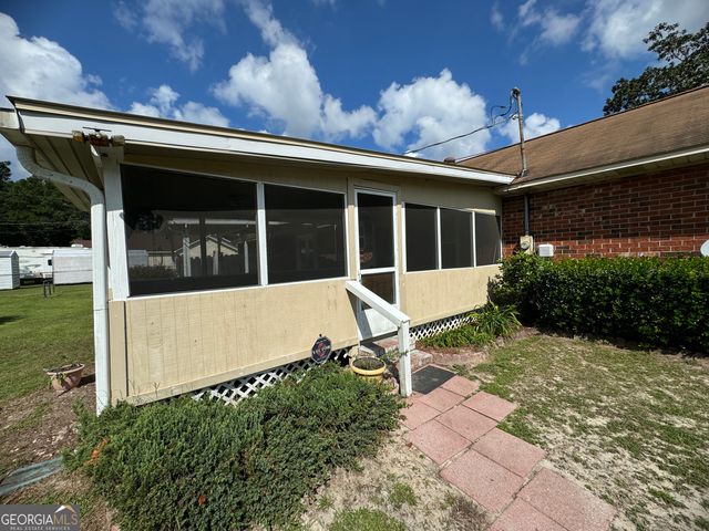 190 Freeman Drive, Ellabell, GA 31308