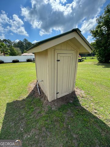 190 Freeman Drive, Ellabell, GA 31308