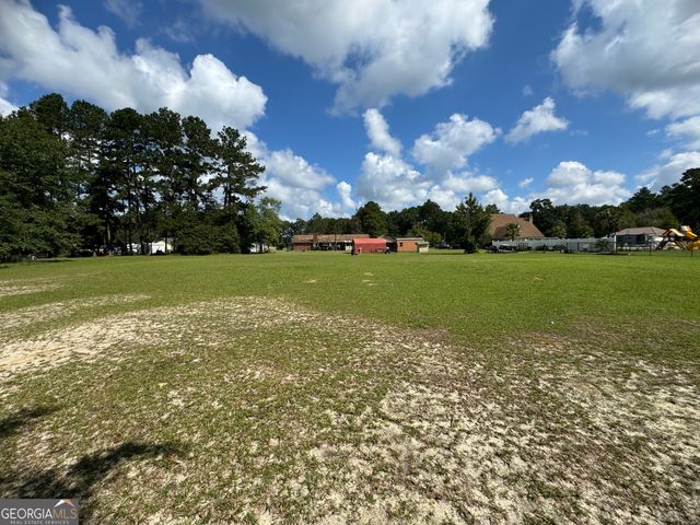 190 Freeman Drive, Ellabell, GA 31308