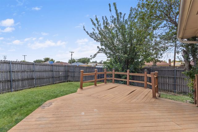 3701 Clover Hill Lane, Carrollton, TX 75007