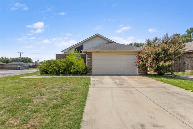 3701 Clover Hill Lane, Carrollton, TX 75007