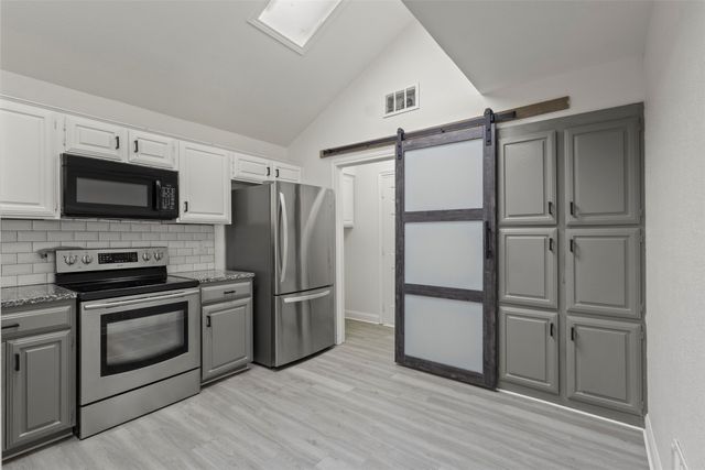 3701 Clover Hill Lane, Carrollton, TX 75007