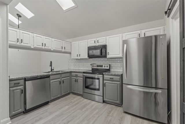 3701 Clover Hill Lane, Carrollton, TX 75007