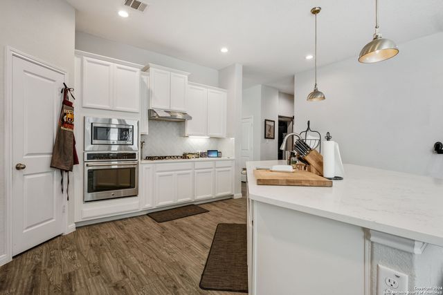 10523 FOXEN WAY, Helotes, TX 78023