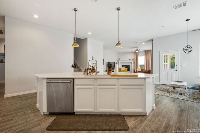 10523 FOXEN WAY, Helotes, TX 78023