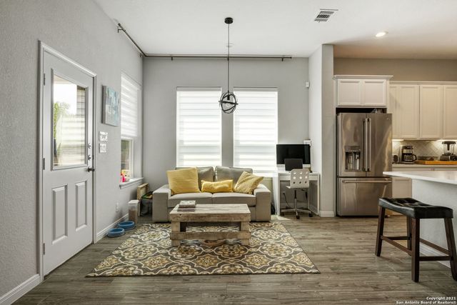 10523 FOXEN WAY, Helotes, TX 78023