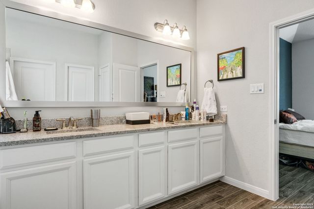 10523 FOXEN WAY, Helotes, TX 78023