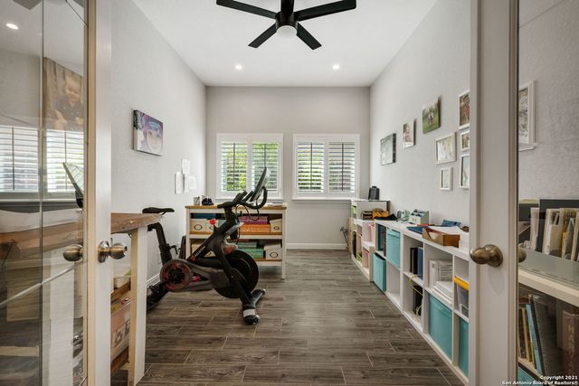 10523 FOXEN WAY, Helotes, TX 78023