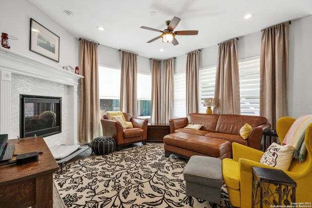 10523 FOXEN WAY, Helotes, TX 78023