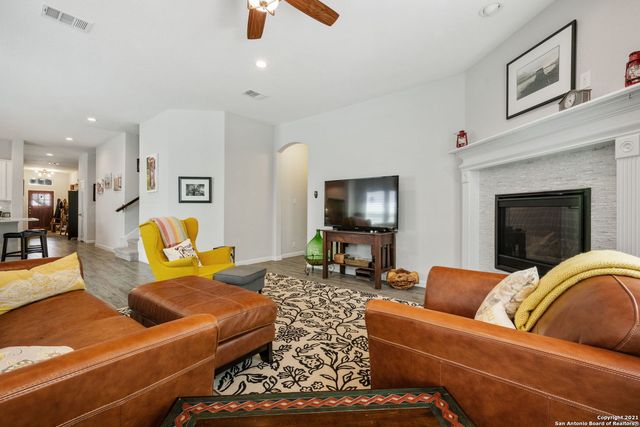 10523 FOXEN WAY, Helotes, TX 78023