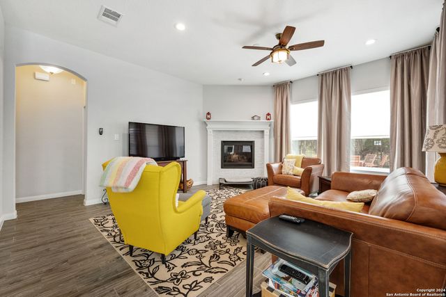 10523 FOXEN WAY, Helotes, TX 78023