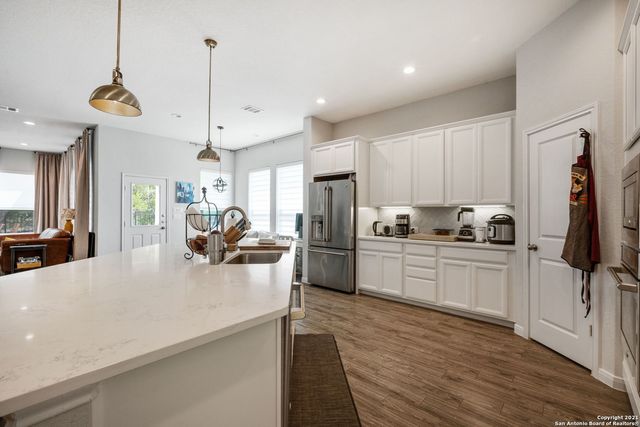 10523 FOXEN WAY, Helotes, TX 78023