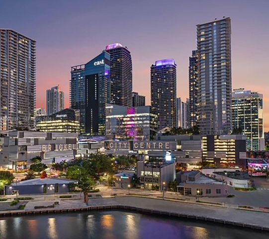 68 SE 6th St 2702, Miami, FL 33131