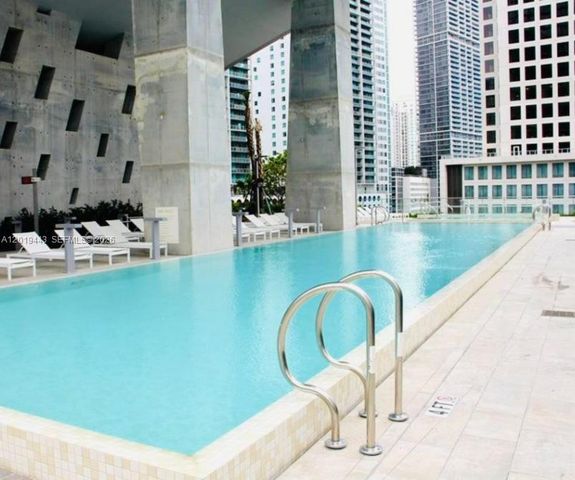 68 SE 6th St 2702, Miami, FL 33131