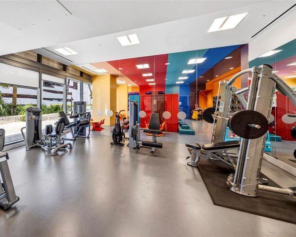 68 SE 6th St 2702, Miami, FL 33131