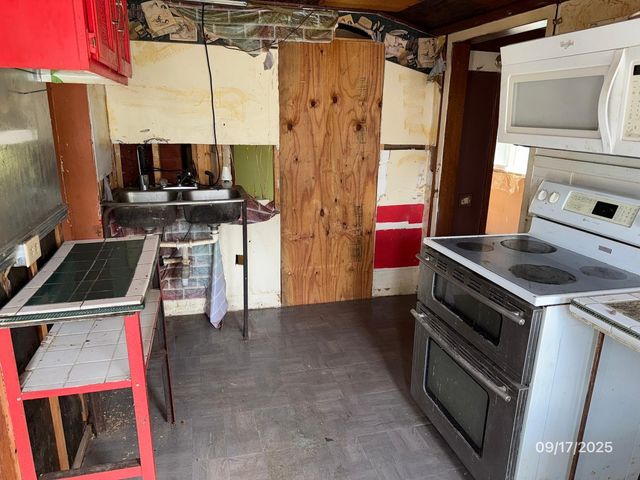 610 Parker Avenue E, Dassel, MN 55325