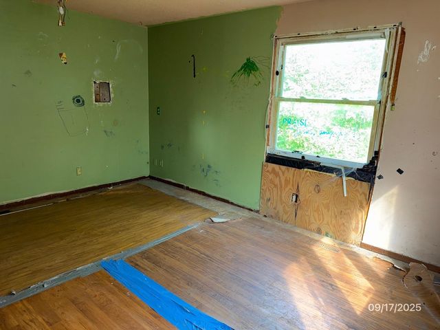 610 Parker Avenue E, Dassel, MN 55325