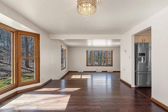 383 SWISS HILL DRIVE, Green Bay, WI 54302