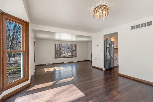 383 SWISS HILL DRIVE, Green Bay, WI 54302