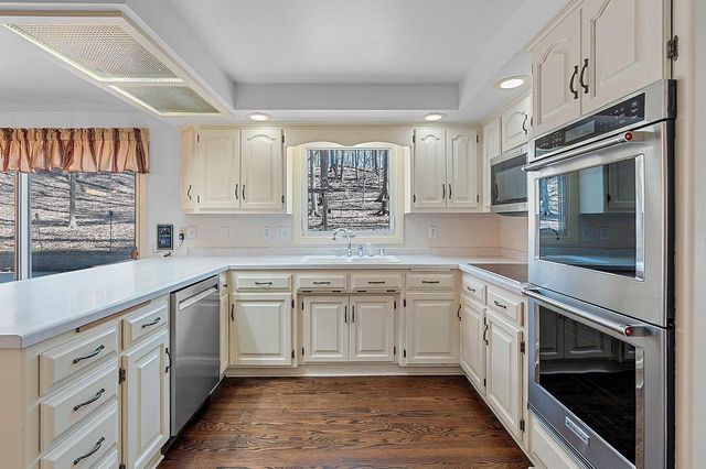 383 SWISS HILL DRIVE, Green Bay, WI 54302