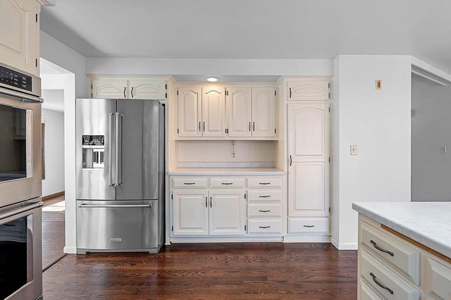 383 SWISS HILL DRIVE, Green Bay, WI 54302