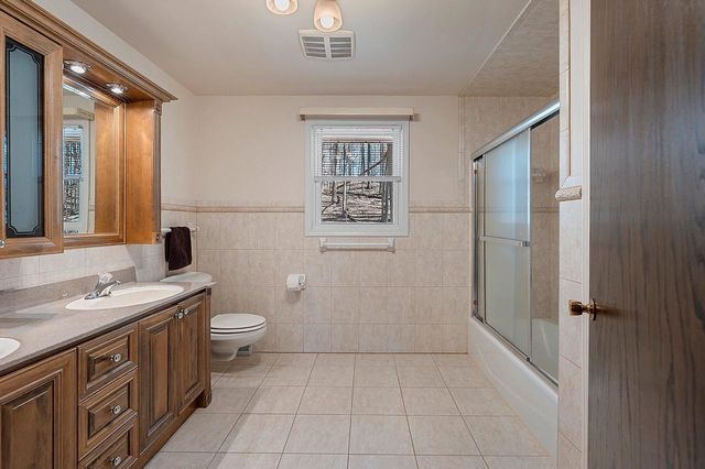 383 SWISS HILL DRIVE, Green Bay, WI 54302