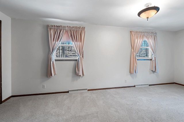 383 SWISS HILL DRIVE, Green Bay, WI 54302