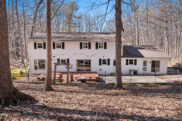 383 SWISS HILL DRIVE, Green Bay, WI 54302
