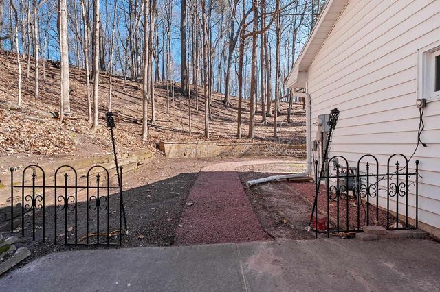 383 SWISS HILL DRIVE, Green Bay, WI 54302