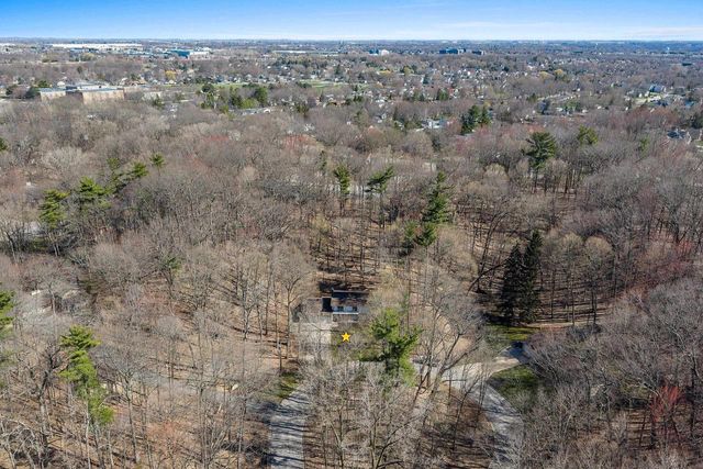 383 SWISS HILL DRIVE, Green Bay, WI 54302