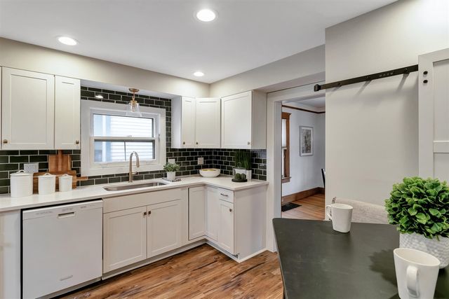 1123 W Huron Street, Ann Arbor, MI 48103