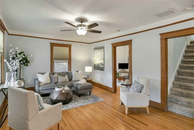 1123 W Huron Street, Ann Arbor, MI 48103