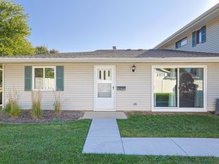 1128 Quanset Court 1128, Schaumburg, IL 60194