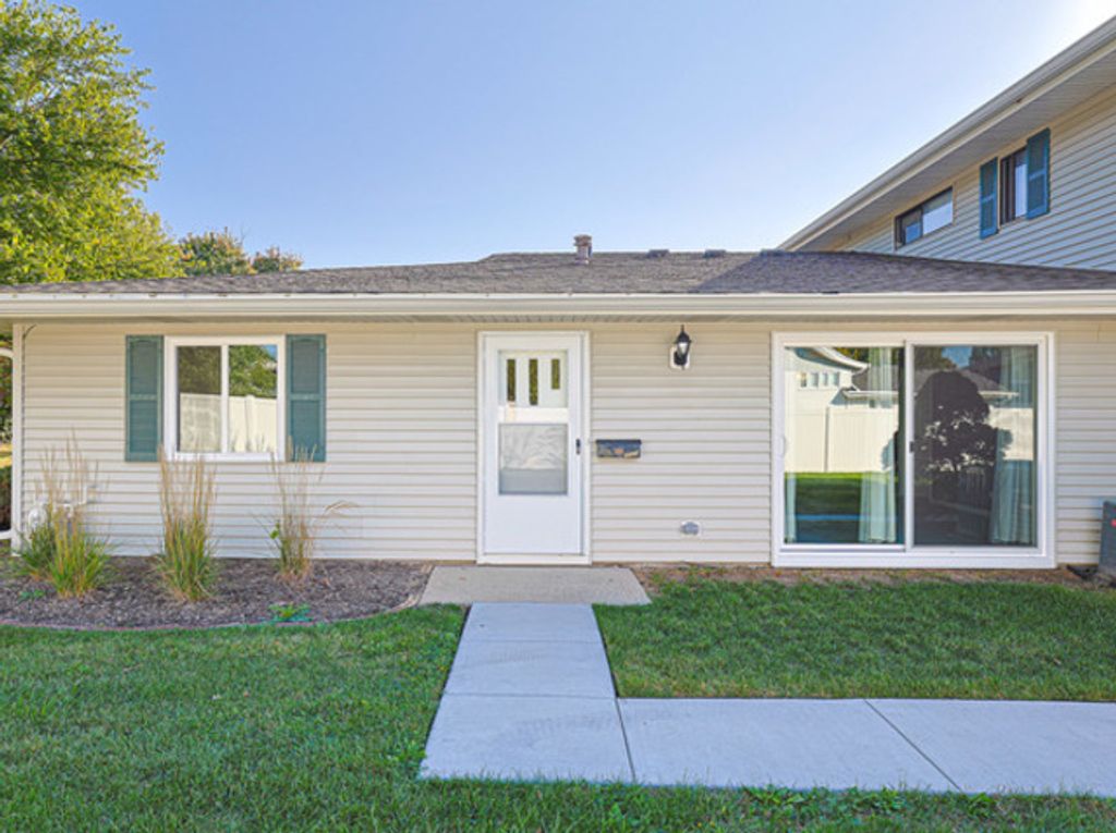 1128 Quanset Court 1128, Schaumburg, IL 60194