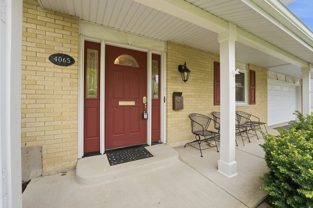 4065 Winston Drive, Hoffman Estates, IL 60192