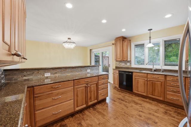 4065 Winston Drive, Hoffman Estates, IL 60192