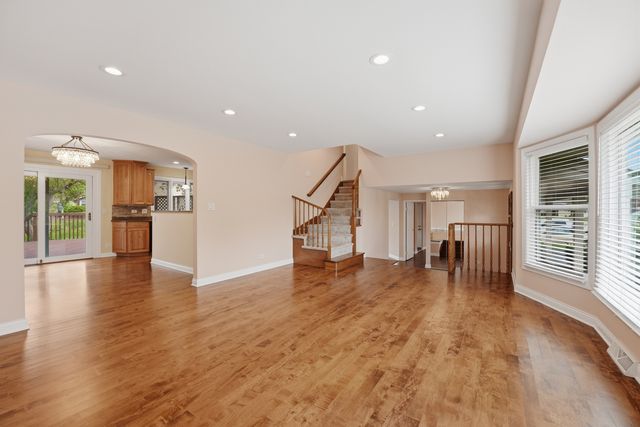 4065 Winston Drive, Hoffman Estates, IL 60192