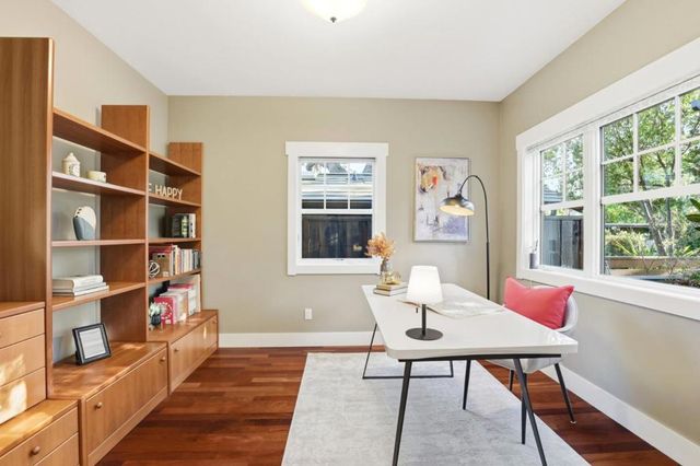 2067 Santa Cruz Avenue, Menlo Park, CA 94025