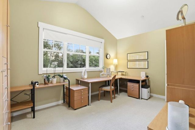 2067 Santa Cruz Avenue, Menlo Park, CA 94025