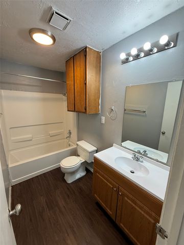 1714 Short Street D, Cleburne, TX 76033