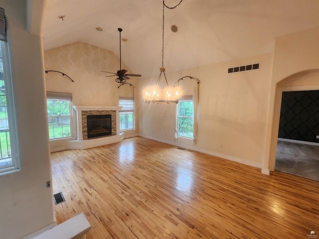 9094 Tonya Terrace, Manhattan, KS 66502