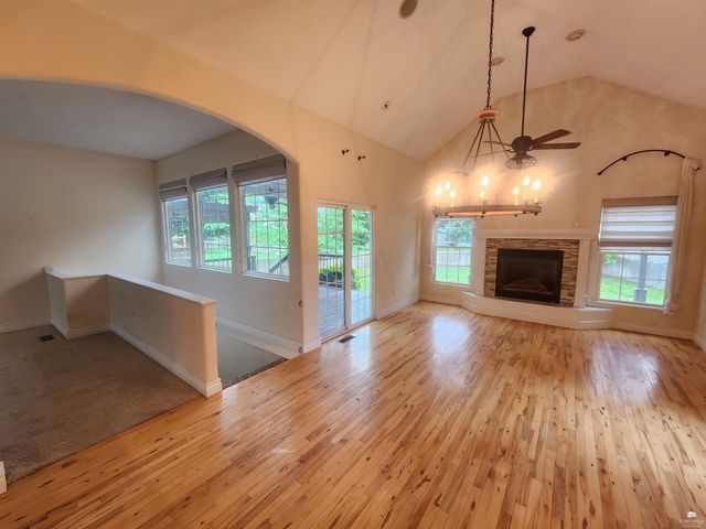 9094 Tonya Terrace, Manhattan, KS 66502