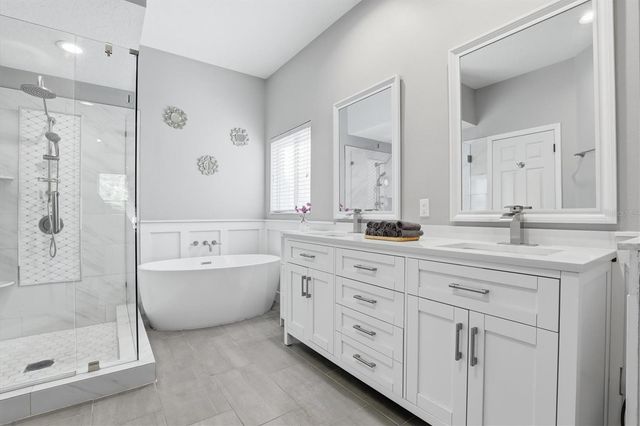 4617 WHISPERING PARK LANE, Tampa, FL 33614