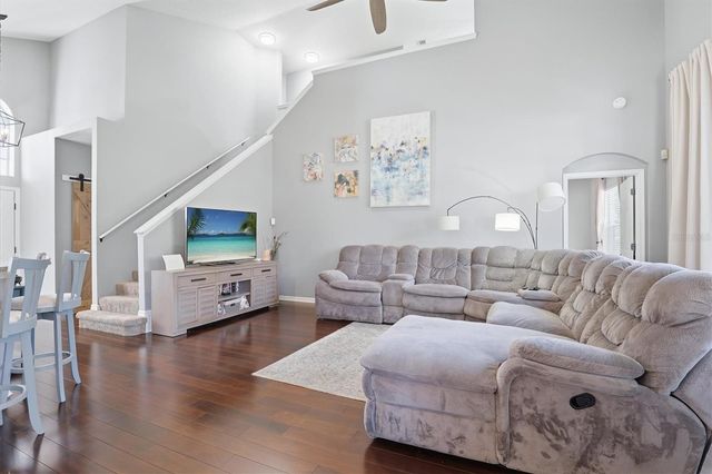 4617 WHISPERING PARK LANE, Tampa, FL 33614