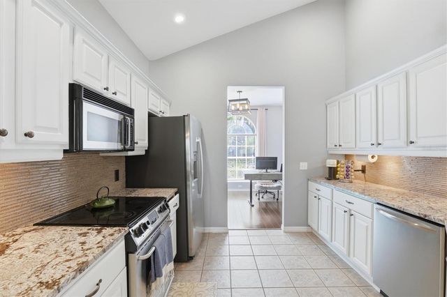 4617 WHISPERING PARK LANE, Tampa, FL 33614