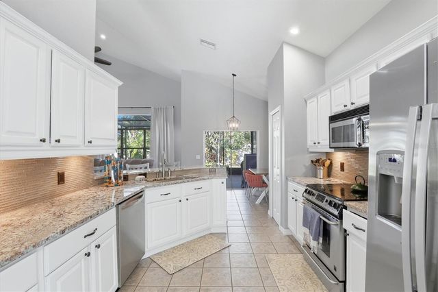 4617 WHISPERING PARK LANE, Tampa, FL 33614