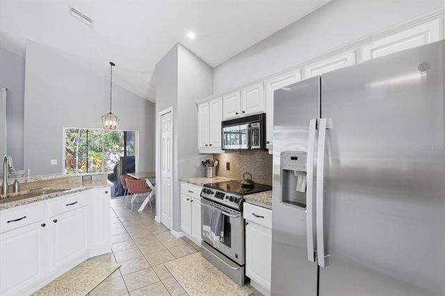 4617 WHISPERING PARK LANE, Tampa, FL 33614