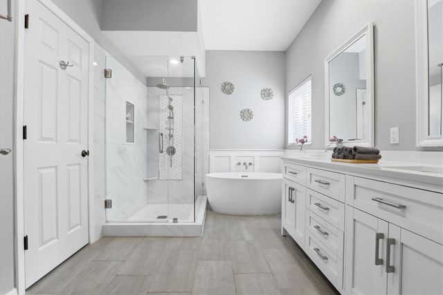 4617 WHISPERING PARK LANE, Tampa, FL 33614