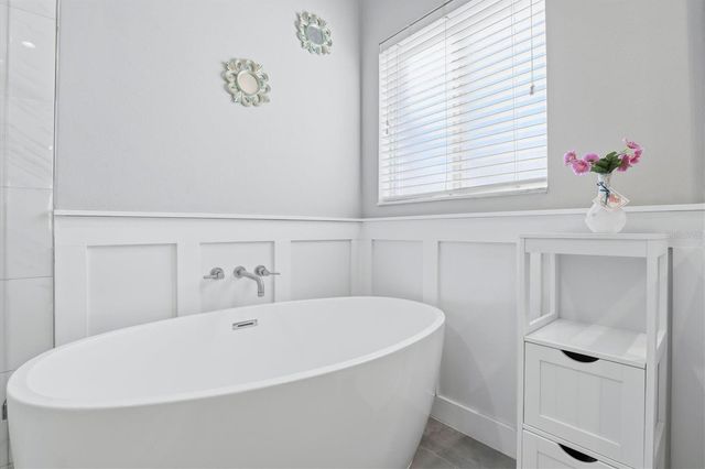 4617 WHISPERING PARK LANE, Tampa, FL 33614